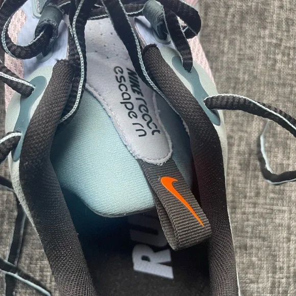 Nike Pink and Black React Escape Run - Picture 5 of 7